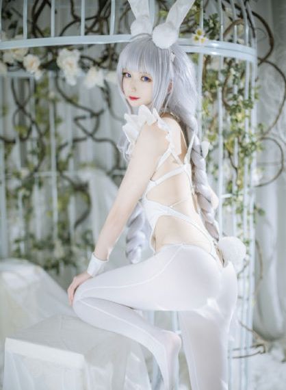趁美女熟睡将其迷晕玩脚视频_BD免费电视剧