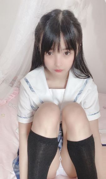 亲嘴扒胸摸屁股激烈网站_BD国语超清免费观看